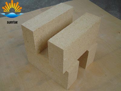 How to improve the thermal shock resistance of high alumina bricks?
